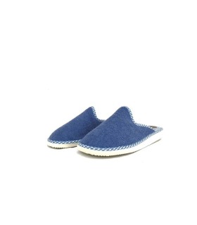 zapatilla de casa de rizo azul claro con bies de cuadros de vichy descalza atras de verano para mujer fabricada por Pelusin