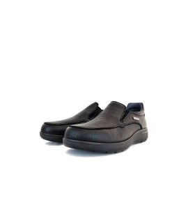 Zapato en piel de hombre color negro modelo Tucson fabricado por Luisetti con membrana para la lluvia